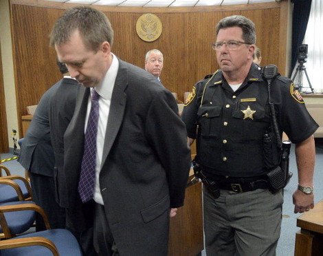 Σοκ στις ΗΠΑ: Δολοφόνησε με 178 μαχαιριές τη μητέρα της γιατί ήταν ερωτευμένη με τον πατριό της [εικόνες & βίντεο] | iefimerida.gr 1