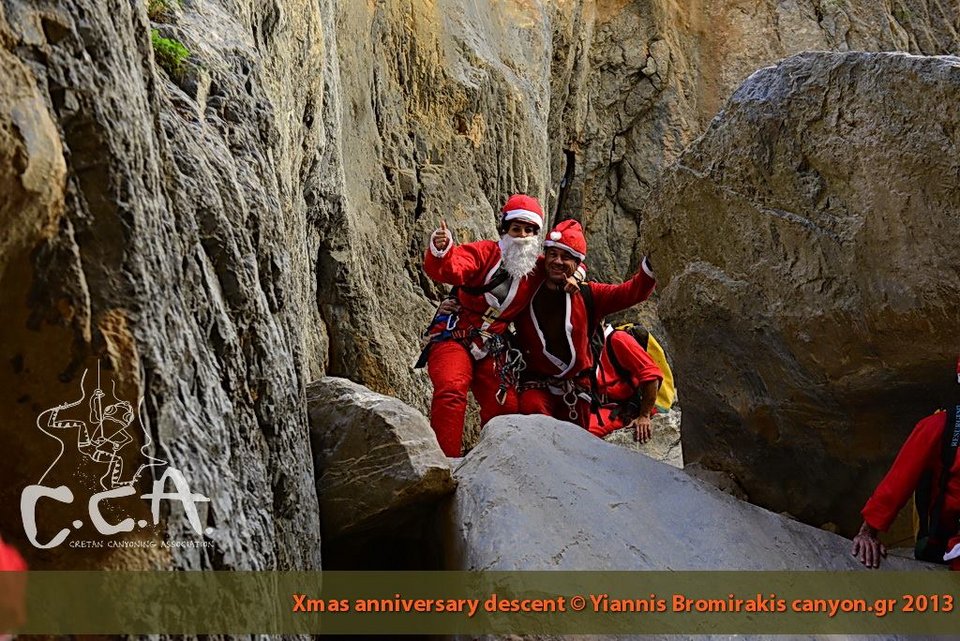 Αγιοι Βασίληδες έκαναν κατάβαση στο φαράγγι του Ελιγκα στην Κρήτη [εικόνες] | iefimerida.gr 8