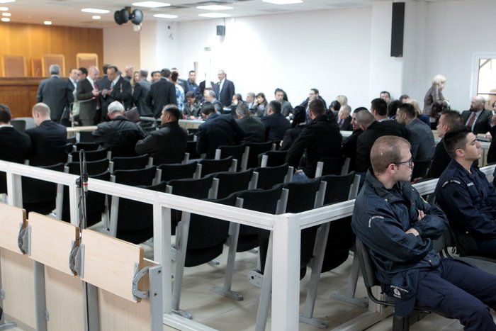 Μέσα στη δίκη της ΧΑ: Ο Ρουπακιάς, οι γονείς του Φύσσα, ο μετανοημένος Μπούκουρας [εικόνες & βίντεο] | iefimerida.gr 15