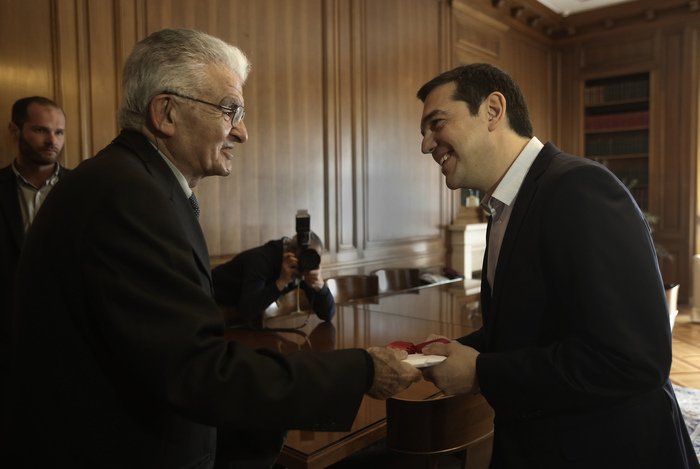 Ο επιζήσας της σφαγής του Διστόμου Αργύρης Σφουντούρης στον Τσίπρα: Εγώ παλεύω με τη Γερμανία 20 χρόνια [εικόνες] | iefimerida.gr 2