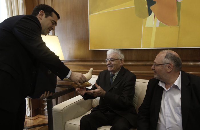 Ο επιζήσας της σφαγής του Διστόμου Αργύρης Σφουντούρης στον Τσίπρα: Εγώ παλεύω με τη Γερμανία 20 χρόνια [εικόνες] | iefimerida.gr 3