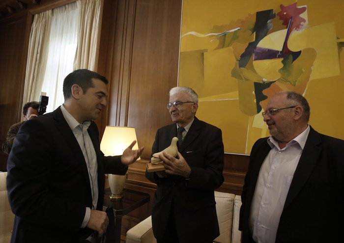 Ο επιζήσας της σφαγής του Διστόμου Αργύρης Σφουντούρης στον Τσίπρα: Εγώ παλεύω με τη Γερμανία 20 χρόνια [εικόνες] | iefimerida.gr 4