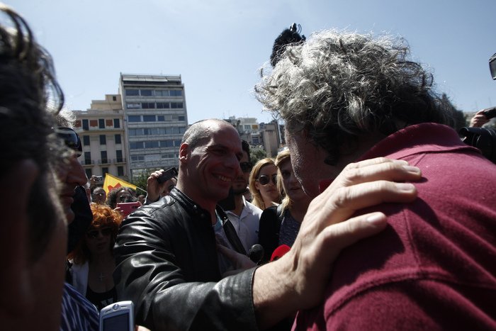 Γιάνη, σ'αγαπάμε -Απίστευτες σκηνές για τον Βαρουφάκη [βίντεο] | iefimerida.gr 1