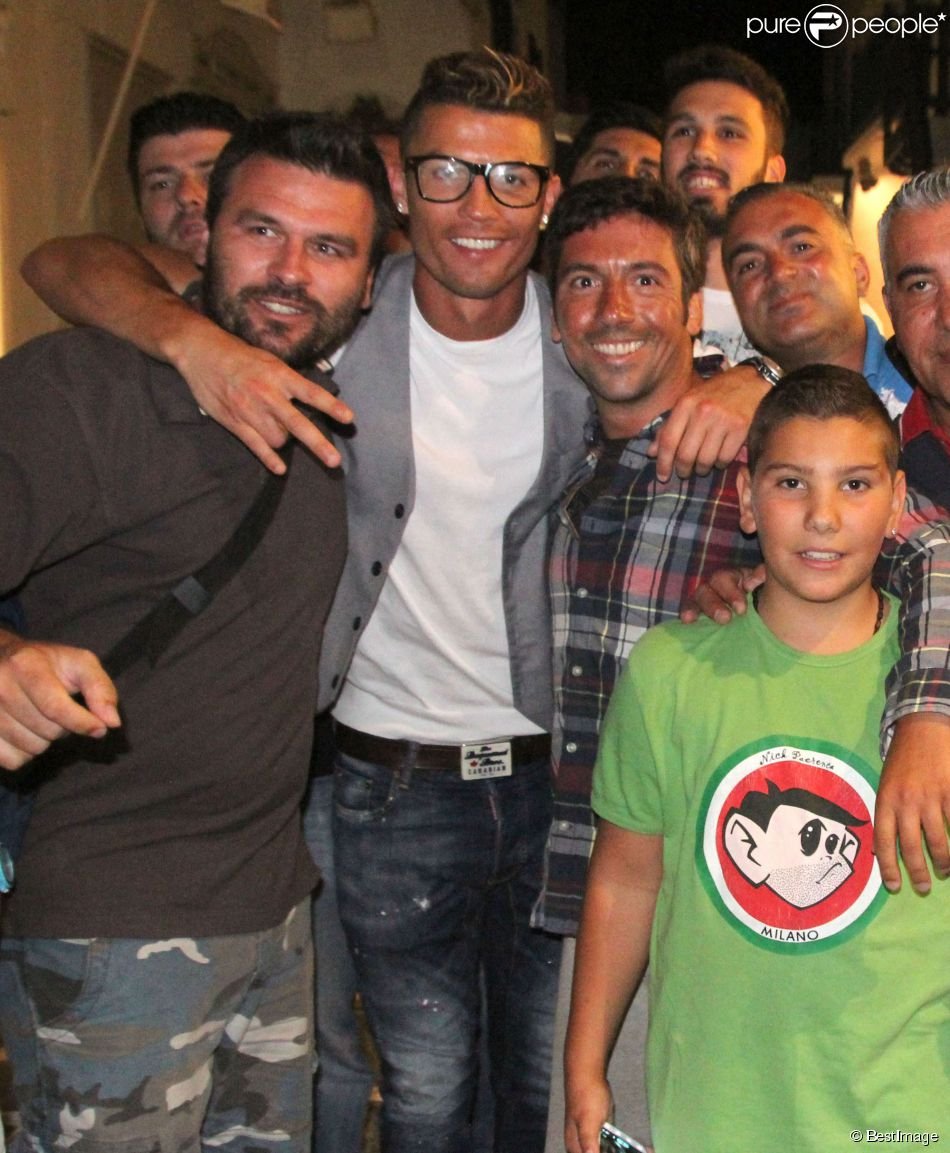 Guardian: Η Μύκονος αναδεικνύεται σε παγκόσμια βασίλισσα του καλοκαιριού -Εγινε ξανά το αγαπημένο νησί των σταρ [εικόνες] | iefimerida.gr 0