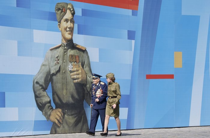 Η Ρωσία γιόρτασε τη νίκη επί της ναζιστικής Γερμανίας το 1945 με μεγαλειώδη παρέλαση [εικόνες] | iefimerida.gr 9