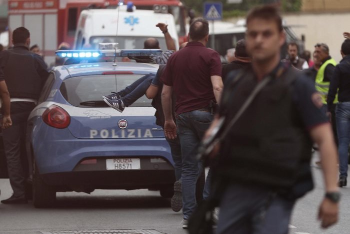 Μακελειό στη Νάπολη: Σε κατάσταση αμόκ σκότωσε 4 και τραυμάτισε 6 πριν συλληφθεί | iefimerida.gr 5