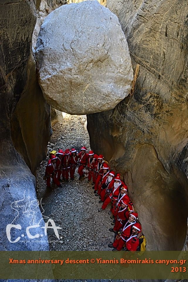 Αγιοι Βασίληδες έκαναν κατάβαση στο φαράγγι του Ελιγκα στην Κρήτη [εικόνες] | iefimerida.gr 11