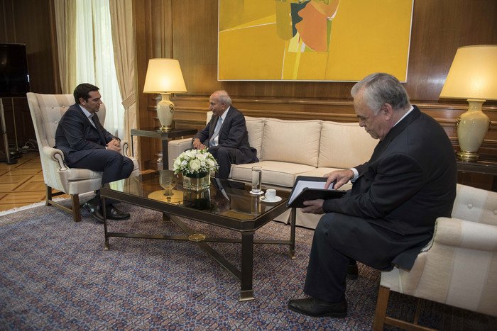 Συνάντηση του πρωθυπουργού με τον επενδυτή Prem Watsa στο Μέγαρο Μαξίμου [εικόνες] | iefimerida.gr 2
