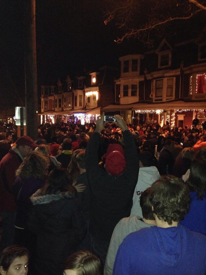 Συγκλονιστική ανταπόκριση στην τελευταία επιθυμία 8χρονης -Σχεδόν 10.000 άτομα της είπαν τα κάλαντα [εικόνες] | iefimerida.gr 0