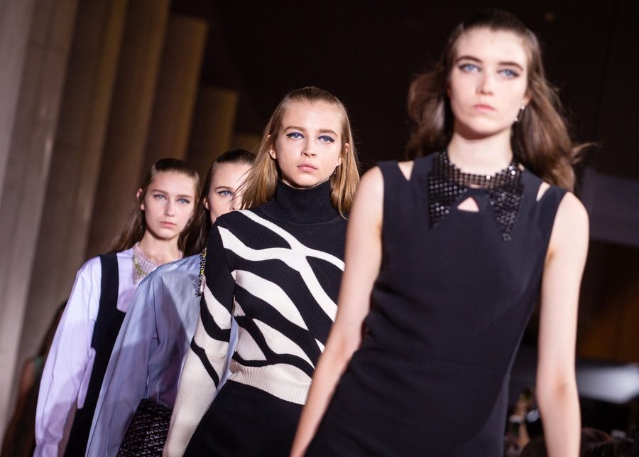 Ο Βέλγος σχεδιαστής Ραφ Σάιμονς στο τιμόνι του Calvin Klein [εικόνες&βίντεο] | iefimerida.gr 0