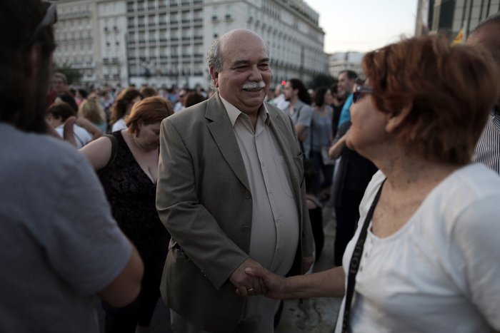 Συνθήματα κατά της λιτότητας και πλήθος κόσμου στο Σύνταγμα – Επικροτεί ο ΣΥΡΙΖΑ [εικόνες]  | iefimerida.gr 5