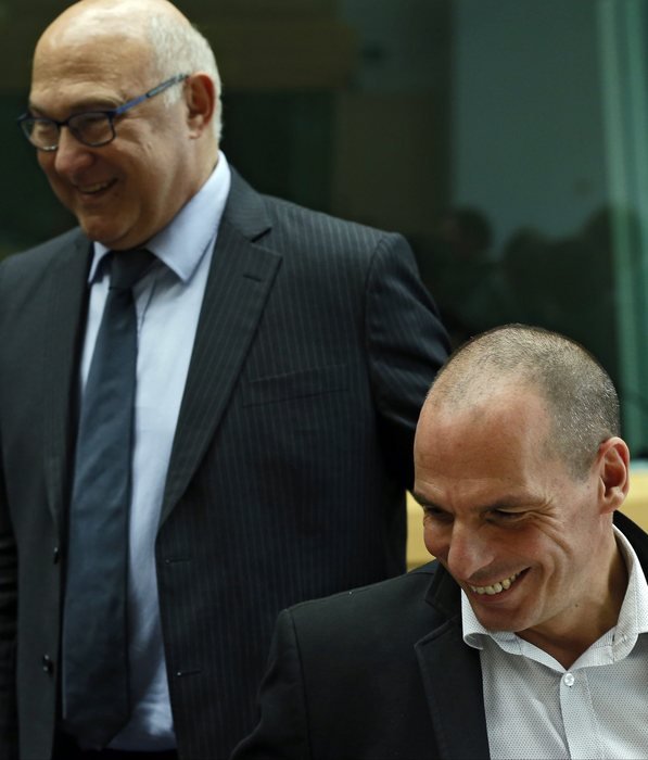 Eurogroup γεμάτο πικρά χαμόγελα και βλέμματα με νόημα [εικόνες] | iefimerida.gr 9