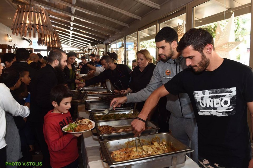 Γεύμα με... πολλή αγάπη [εικόνες] | iefimerida.gr 2