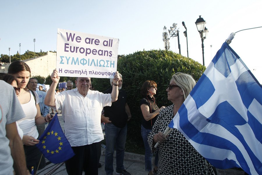 Πλημμύρισε το Καλλιμάρμαρο - Με τον Εθνικό Υμνο τελείωσε η συγκέντρωση [εικόνες]  | iefimerida.gr 8