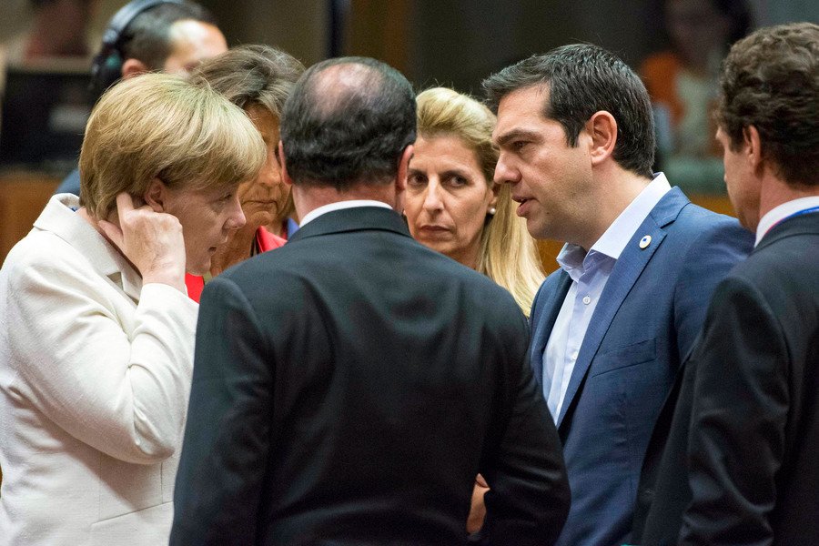 «Λίγη αγάπη στον Αλέξη»: Αγκαλιές στη Σύνοδο [βίντεο] | iefimerida.gr 5