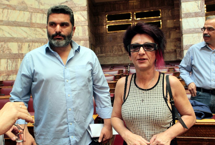 Νταούλια πολέμου στη Βουλή: Πηγαδάκια, αγωνία Τσακαλώτου, ο cool Βαρουφάκης [εικόνες] | iefimerida.gr 17