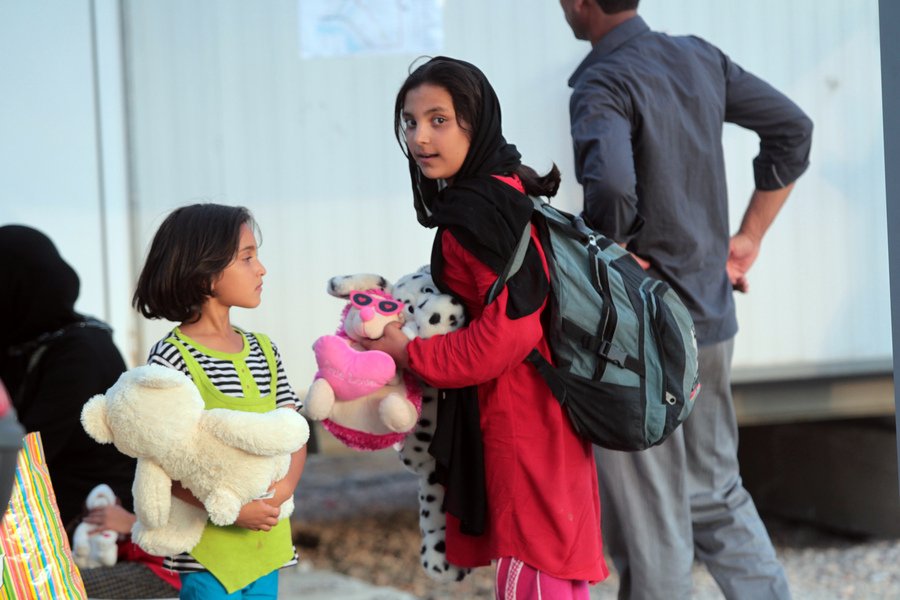 Η κυβέρνηση επιδεικνύει τις εγκαταστάσεις προσφύγων στον Ελαιώνα [εικόνες] | iefimerida.gr 2