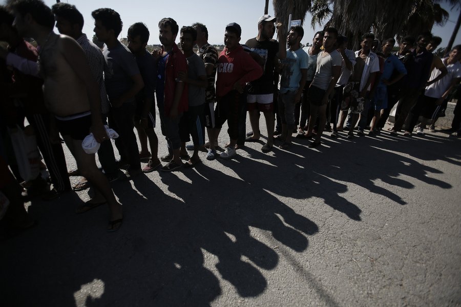 Η κυβέρνηση επιδεικνύει τις εγκαταστάσεις προσφύγων στον Ελαιώνα [εικόνες] | iefimerida.gr 5