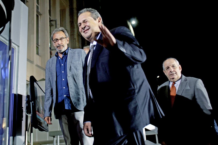 Οι κομψές του ντιμπέιτ -Σία Κοσιώνη στα λευκά, λαμπερή η Ολγα, στα πράσινα η Μάρα [εικόνες] | iefimerida.gr 19