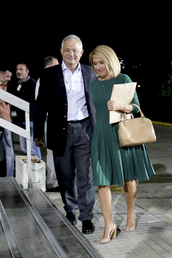 Οι κομψές του ντιμπέιτ -Σία Κοσιώνη στα λευκά, λαμπερή η Ολγα, στα πράσινα η Μάρα [εικόνες] | iefimerida.gr 2