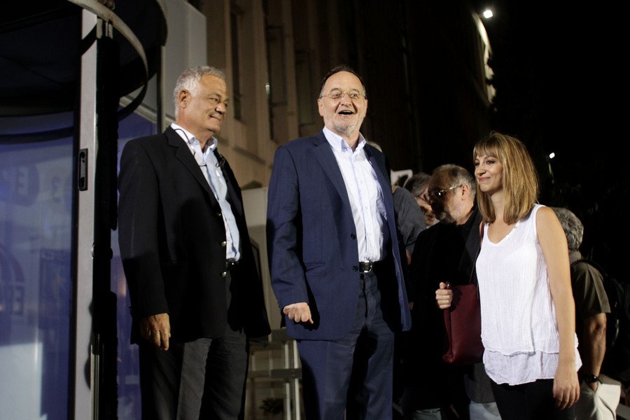 Οι κομψές του ντιμπέιτ -Σία Κοσιώνη στα λευκά, λαμπερή η Ολγα, στα πράσινα η Μάρα [εικόνες] | iefimerida.gr 16