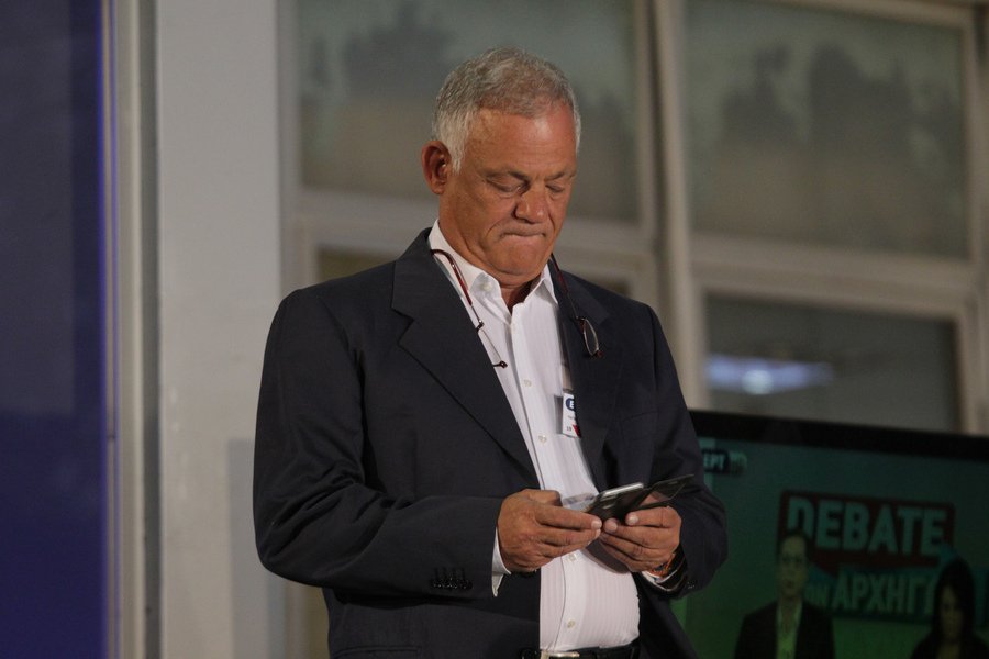 Live οι αφίξεις Τσίπρα – Μεϊμαράκη και δημοσιογράφων για το ντιμπέιτ | iefimerida.gr 11
