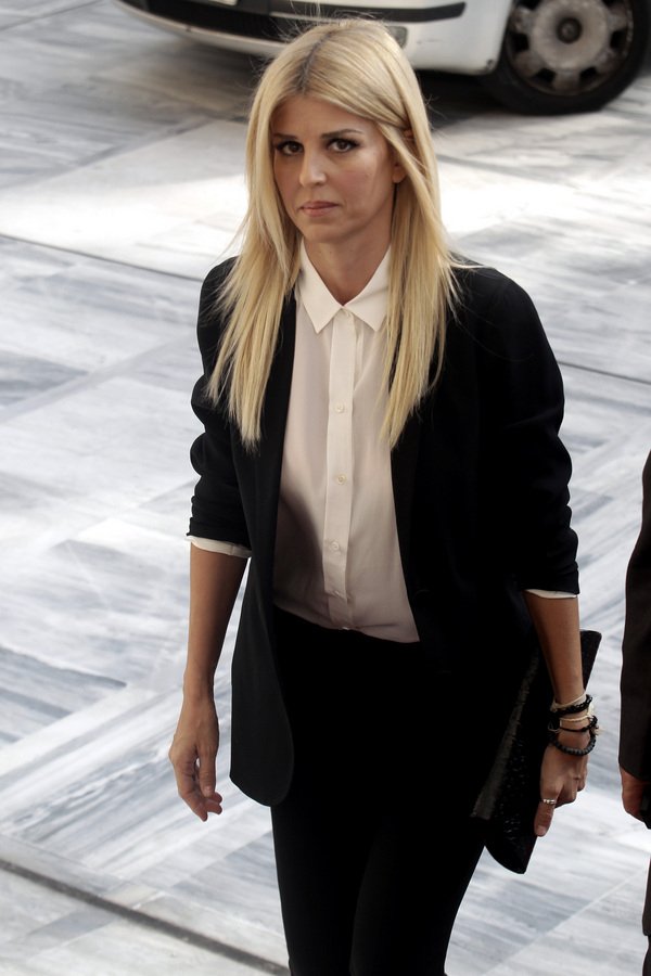 Οι κυρίες της Βουλής στην ορκωμοσία [εικόνες] | iefimerida.gr 18