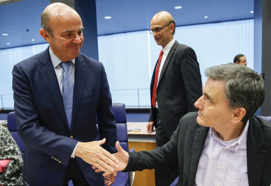 Τετ α τετ Τσακαλώτου-Χουλιαράκη με Μοσκοβισί πριν το Eurogroup [εικόνες] | iefimerida.gr 3