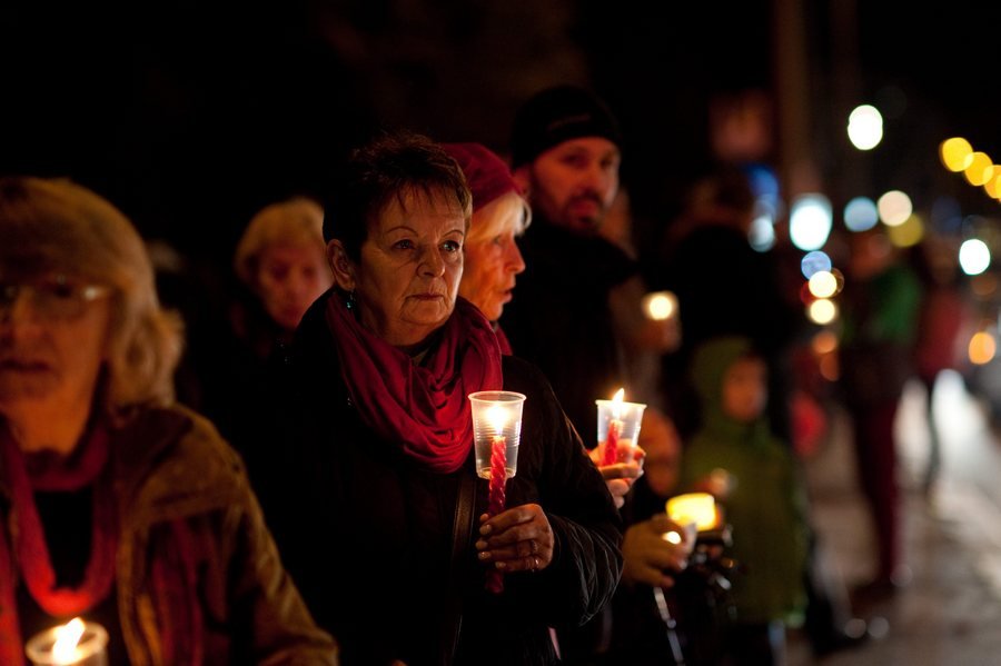 Χιλιάδες Γερμανοί σχημάτισαν ανθρώπινη αλυσίδα - Ηχηρό «όχι» στην ξενοφοβία [εικόνες] | iefimerida.gr 2