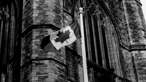 Σαν Σήμερα –Εγκαινιάζεται η ιστοσελίδα Youtube [εικόνες] | iefimerida.gr 5