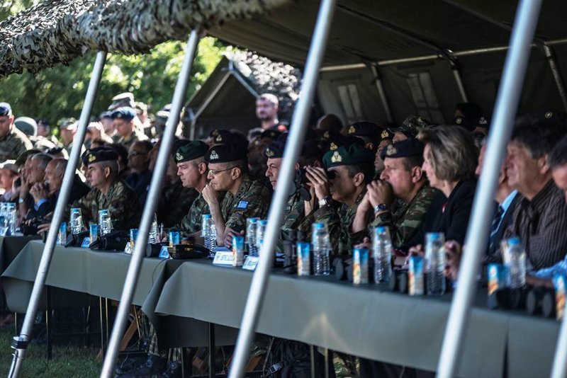 Ο Α/ΓΕΣ παρακολούθησε την εντυπωσιακή άσκηση Πίνδος -Μάχιμοι, έφεδροι και εθνοφύλακες μαζί [εικόνες] | iefimerida.gr 8