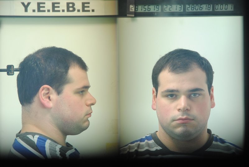 Αυτός είναι ο 23χρονος Ελληνας που ασελγούσε σε ανήλικη στη Θεσσαλονίκη [εικόνες] | iefimerida.gr 0