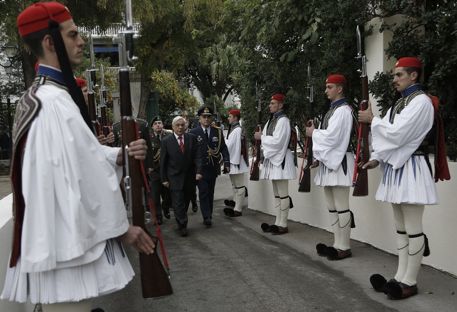 «Γενέθλια» για την Προεδρική Φρουρά: Εκλεισε 147 χρόνια -Παρέθεσε γεύμα στον Παυλόπουλο [εικόνες] | iefimerida.gr 3