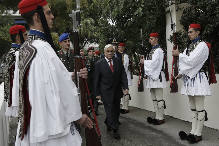 «Γενέθλια» για την Προεδρική Φρουρά: Εκλεισε 147 χρόνια -Παρέθεσε γεύμα στον Παυλόπουλο [εικόνες] | iefimerida.gr 4