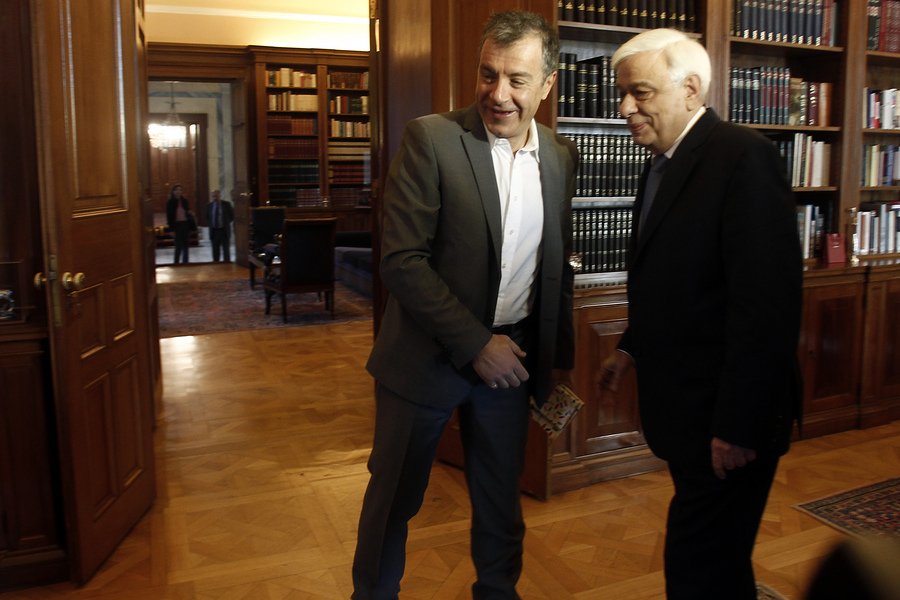 Πρόταση 10 σημείων για το προσφυγικό έδωσε ο Θεοδωράκης στον Παυλόπουλο | iefimerida.gr 1