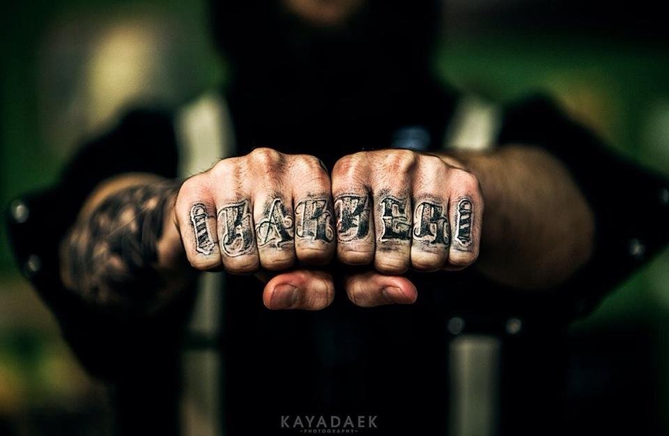 Αυτός είναι ο Ελληνας ροκ μπαρμπέρης που έχει τρελάνει τους Γερμανούς [εικόνες] | iefimerida.gr 5