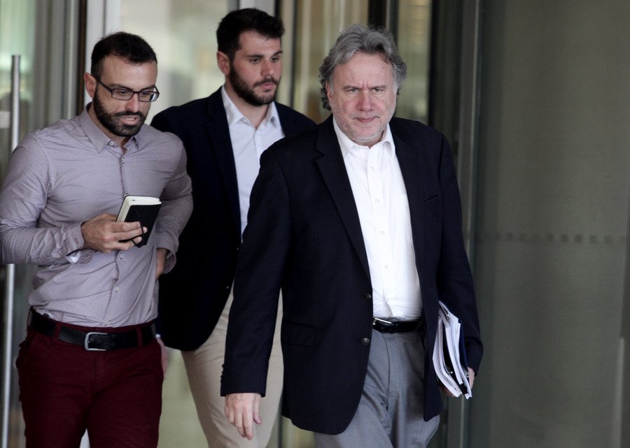 Οι δανειστές πήραν και τη... γραβάτα του Κατρούγκαλου -Ζητούν 300 εκατ. φόρους | iefimerida.gr 1