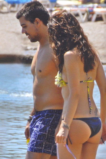  H Kατερίνα Λέχου με μπικίνι στη Πάτμο [εικόνες]  | iefimerida.gr 2