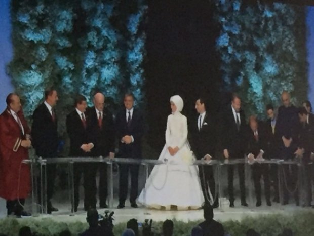 «Βασιλικός» γάμος για την μικρή κόρη του Ερντογάν – 6.000 καλεσμένοι στο Κέντρο Τεχνών [εικόνες] | iefimerida.gr 0