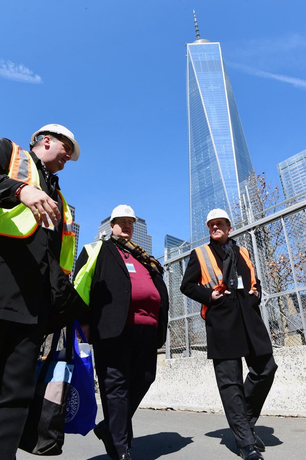 Ο Νίκος Φίλης, με απίστευτη εμφάνιση, στο Ground Zero των ΗΠΑ [εικόνες] | iefimerida.gr 2