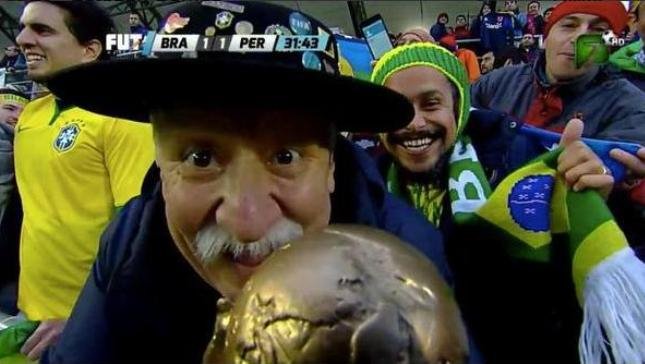 «Εφυγε» ο πιο γλυκός παππούς του παγκόσμιου ποδοσφαίρου [εικόνες & βίντεο] | iefimerida.gr 1