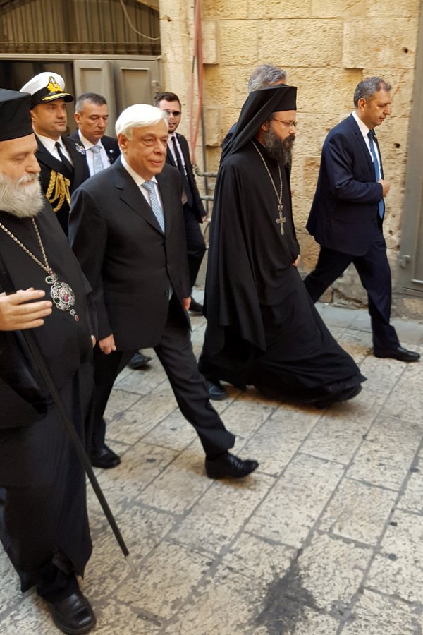 Ο Παυλόπουλος αναγορεύτηκε Σταυροφόρος του Τάγματος του Πανάγιου Τάφου [εικόνες]  | iefimerida.gr 0