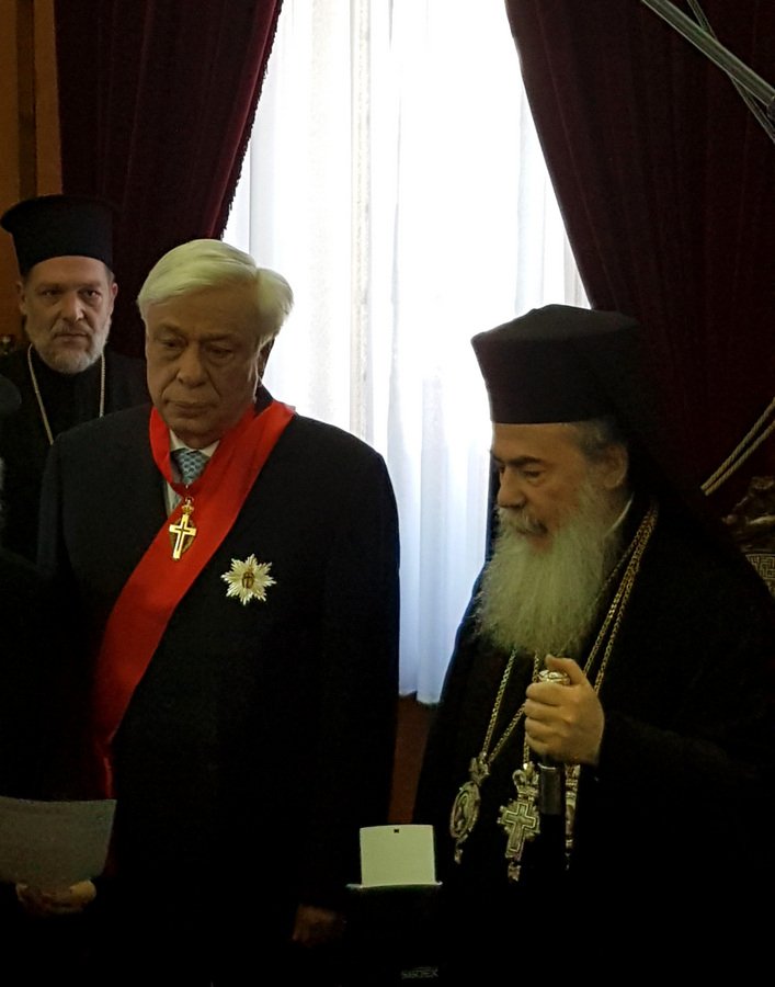 Ο Παυλόπουλος αναγορεύτηκε Σταυροφόρος του Τάγματος του Πανάγιου Τάφου [εικόνες]  | iefimerida.gr 1