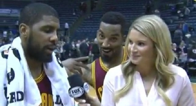 Η ξανθιά δημοσιογράφος που έχει... τρελάνει το ΝΒΑ [εικόνες & βίντεο] | iefimerida.gr 2