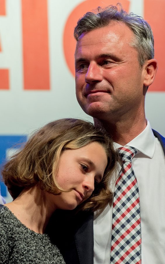 Γιατί η Ευρώπη πρέπει να φοβάται αν εκλεγεί ο ακροδεξιός Χόφερ στην Αυστρία [εικόνες] | iefimerida.gr 2