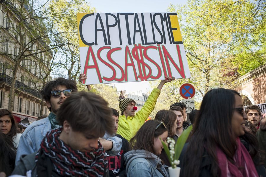 Πεδίο μάχης το Παρίσι στην πορεία της εργατικής Πρωτομαγιάς [εικόνες] | iefimerida.gr 0