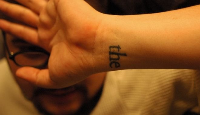 Ενα διήγημα γίνεται τατουάζ λέξη προς λέξη σε 553 σώματα εθελοντών [εικόνες+βίντεο] | iefimerida.gr 2