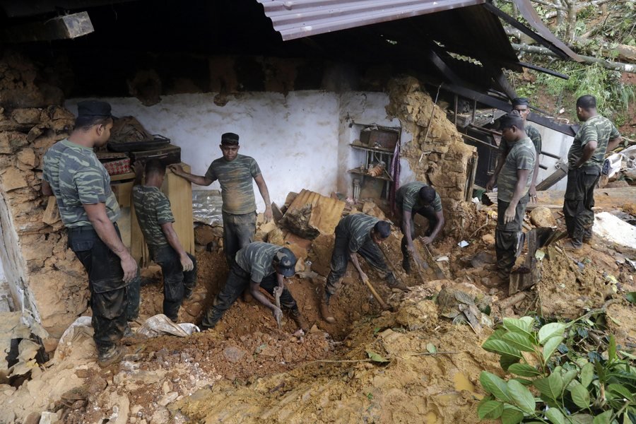 Φονικές κατολισθήσεις στη Σρι Λάνκα -Τουλάχιστον 150 νεκροί [εικόνες] | iefimerida.gr 0