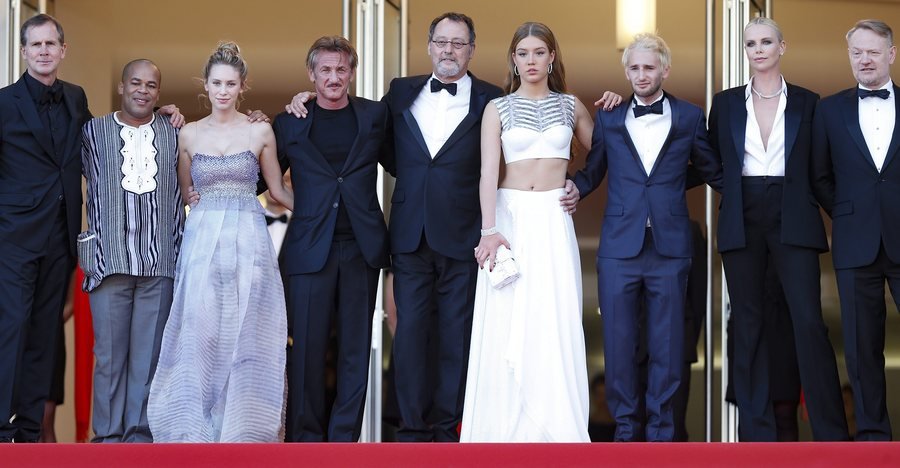 «Εθαψαν» την ταινία του Σον Πεν στις Κάννες -Την παρομοίασαν με ένα θανατηφόρο τροχαίο [εικόνες]  | iefimerida.gr 1