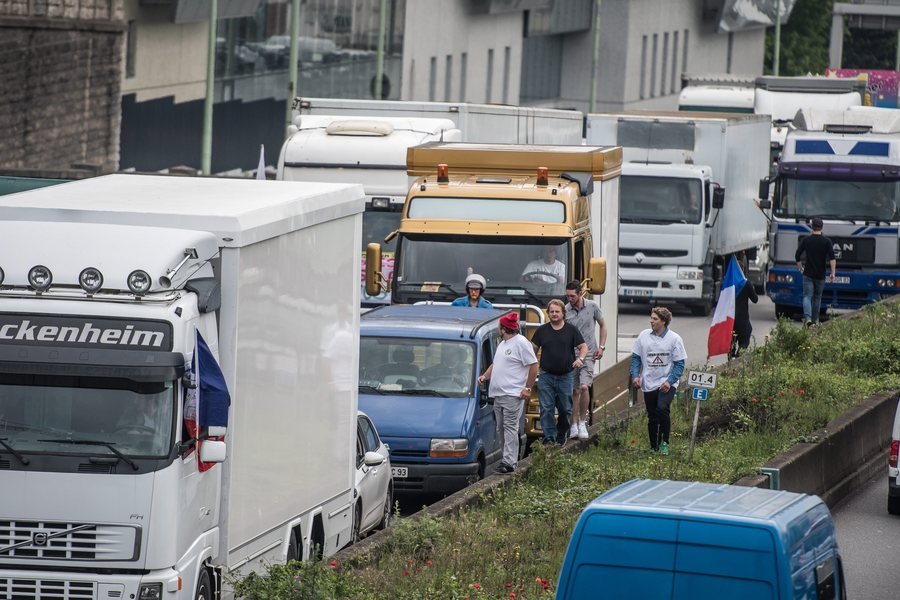 Γαλλία: Επεισόδια και διαδηλώσεις για τα εργασιακά -Απέκλεισαν πυρηνικά εργοστάσια | iefimerida.gr 3